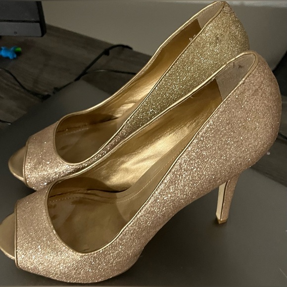 ALDO Gold Shimmer Peep Toe Platform Heels - Picture 2 of 10